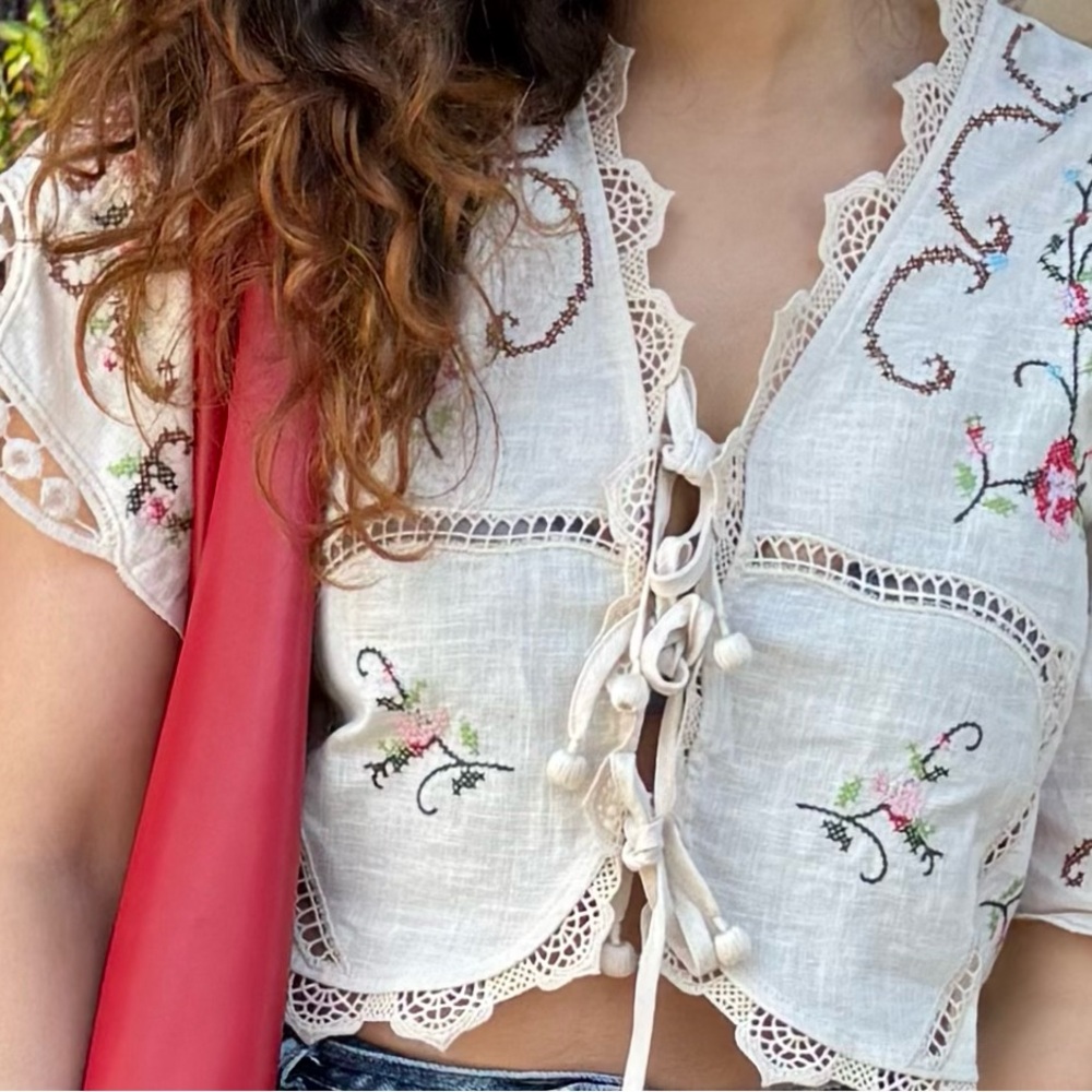 Sea New York Cream Blouse with Pink Floral Embroidery - Picture 2 of 2